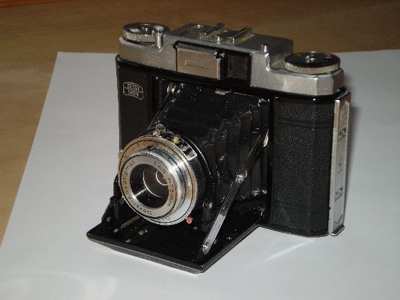 Fototoestel van dhr. Eigenhuijsen waarmee al zijn foto's gemaakt werden vanaf 1931