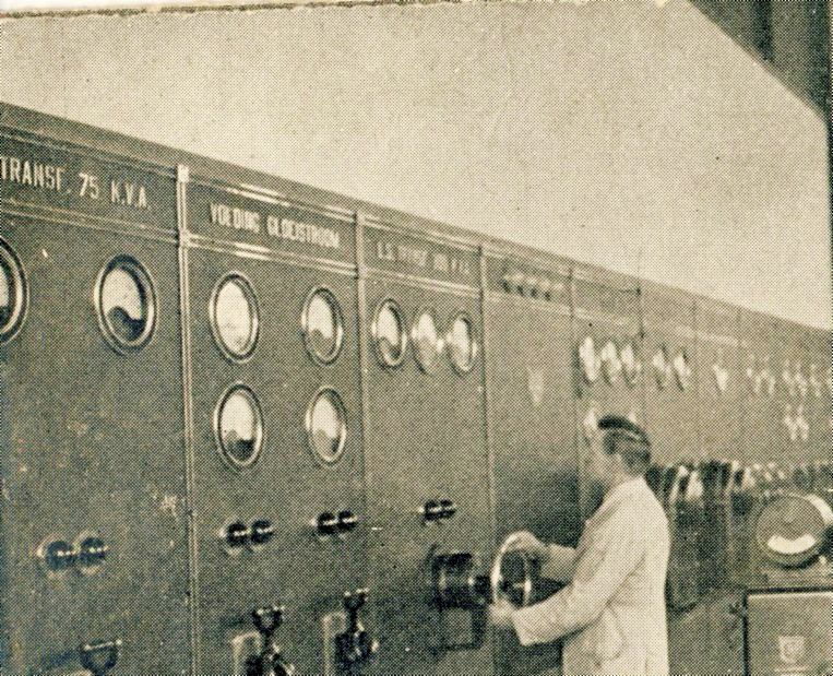 Phohi zender: machinekamer schakelinrichting met 75 kVA transformator aanduiding 1934