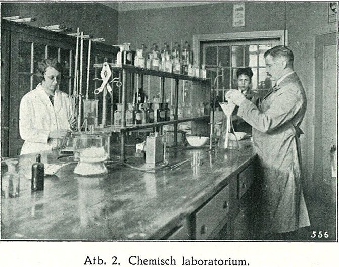Chemisch lab 1932