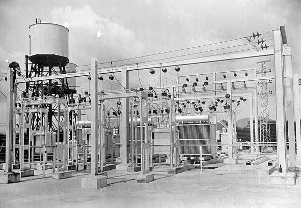 De transformator van de Electrische Centrale Setadjam, Singkep  1938