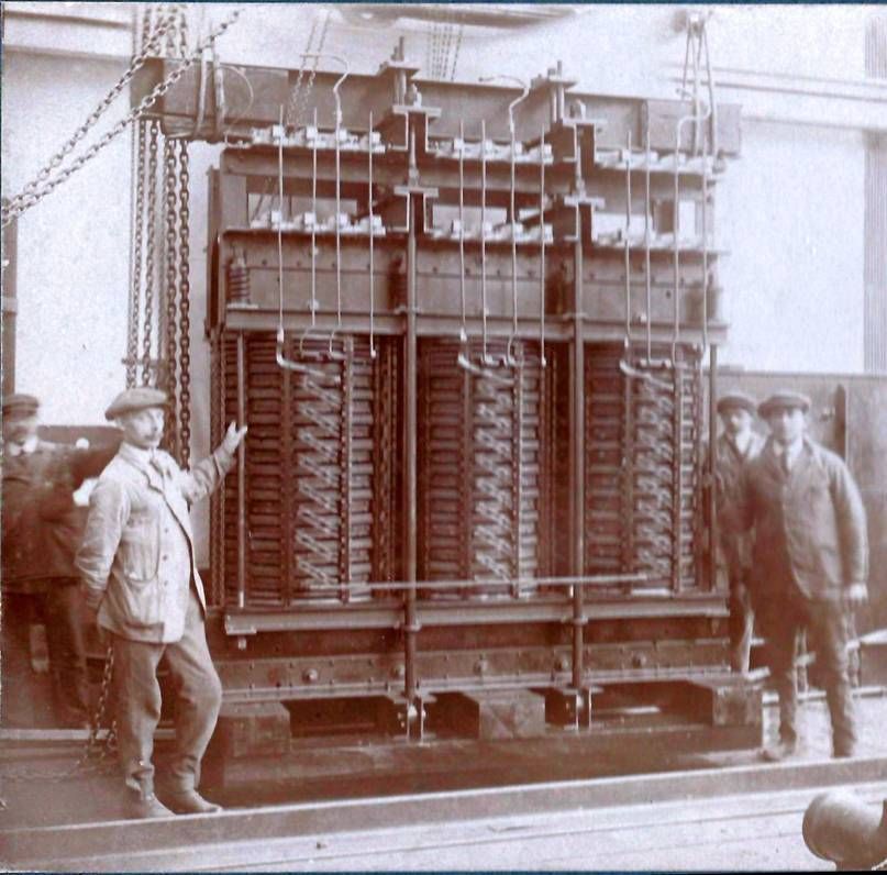 Draaistroom olie transformator 4000 KVA 10000/3000 Volt 50 Per. uit 1919.