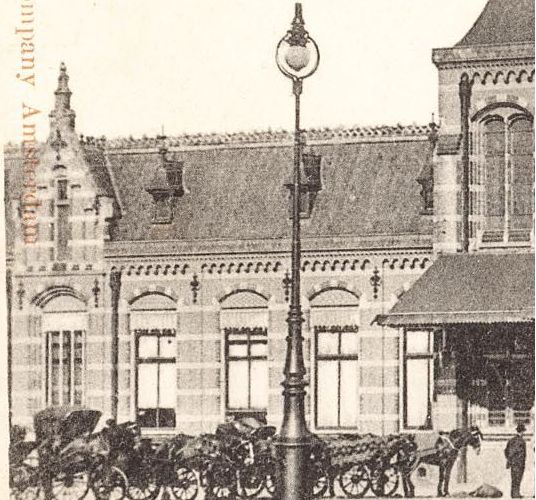 De echte tuimellantaarn van Smit zoals deze te zien was bij het Station in Nijmegen (1889)